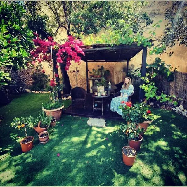 Bed & Breakfast Casa Caimari Guest House, For Mountain Lovers!
