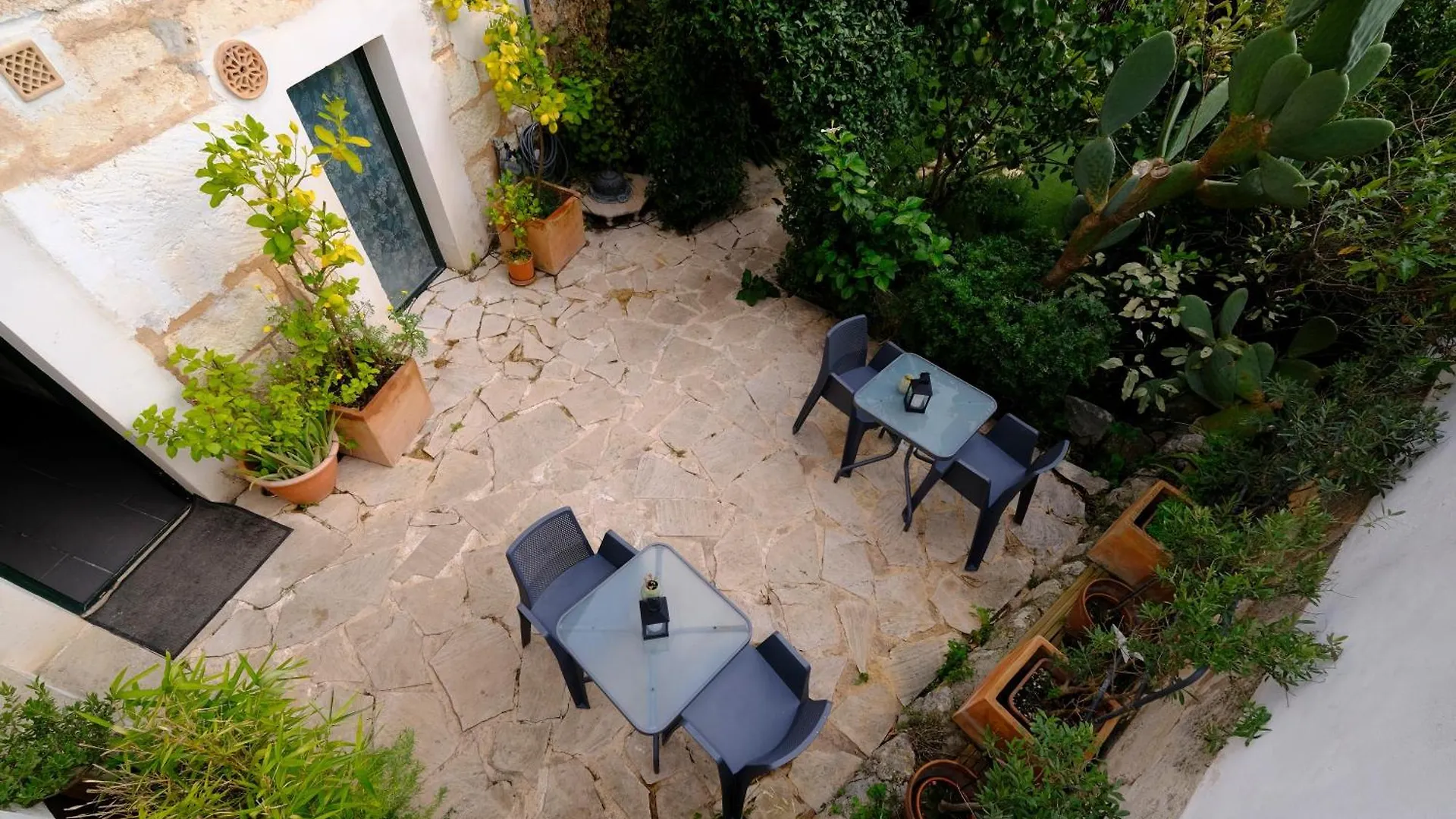 Bed & Breakfast Casa Caimari Guest House, For Mountain Lovers!