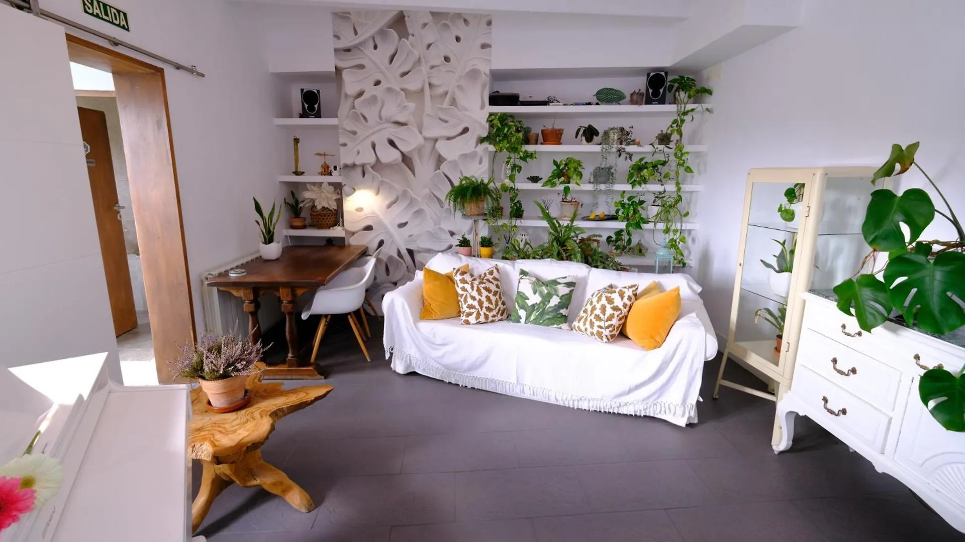 Casa Caimari Guest House, For Mountain Lovers!