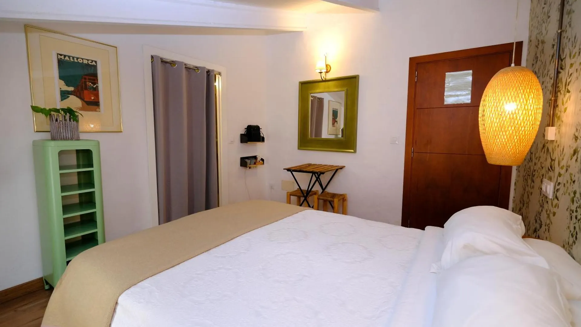 Bed & Breakfast Casa Caimari Guest House, For Mountain Lovers! Spanje