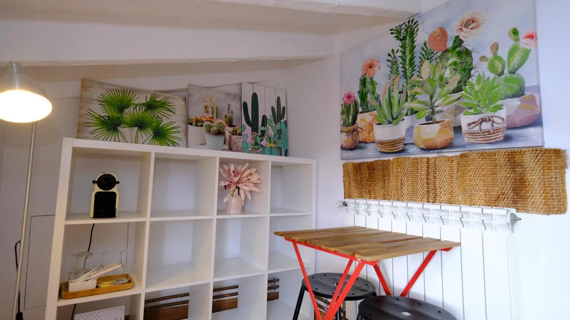 Casa Caimari Guest House, For Mountain Lovers! Bed & Breakfast
