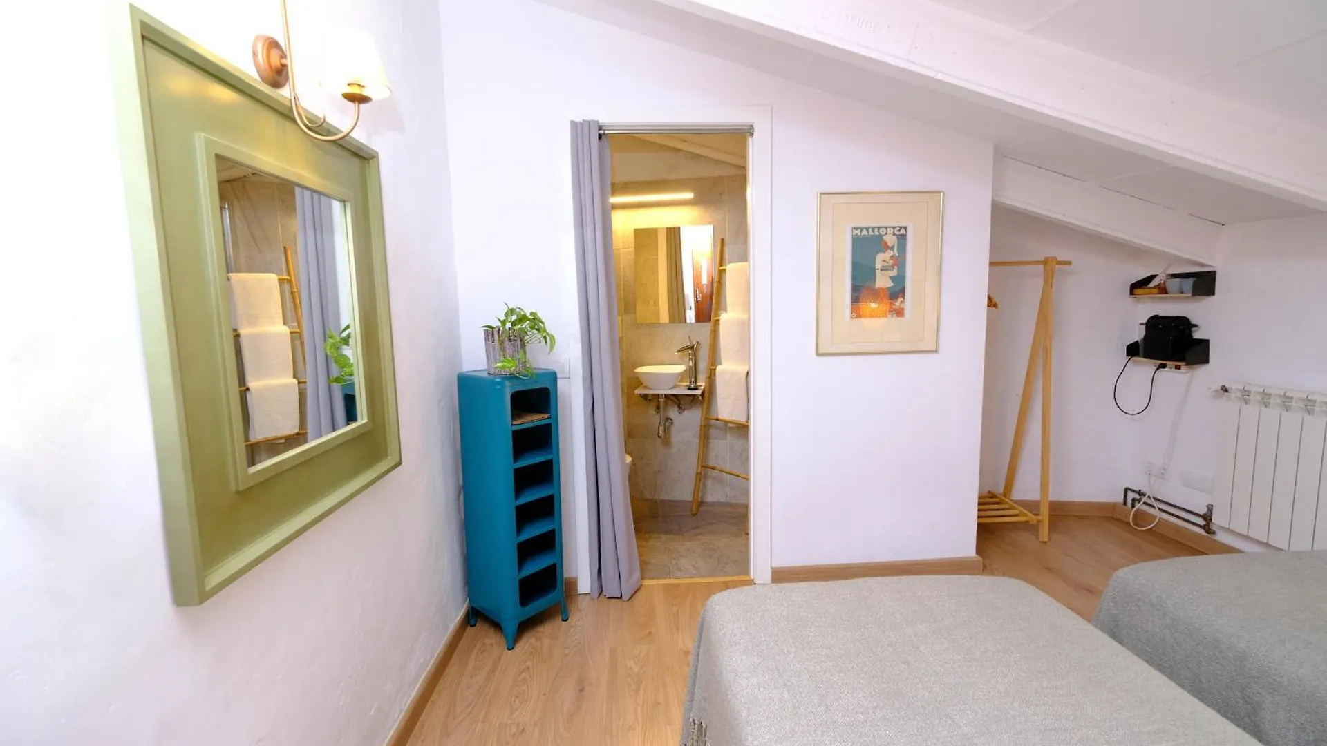 Casa Caimari Guest House, For Mountain Lovers! Bed & Breakfast